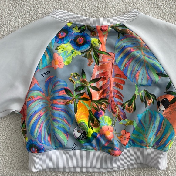 NIKE white and tropical print pullover - Picture 3 of 9